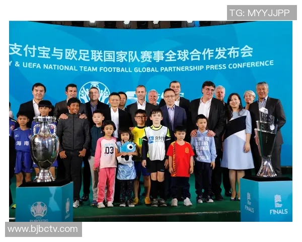 上海足球队在足球团队协作排行榜中荣获第五名展现出强大团队精神与默契配合